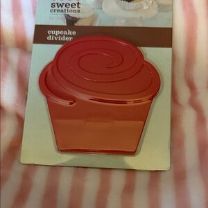 Red Cupcake Divider - Cupcake Baking Tool